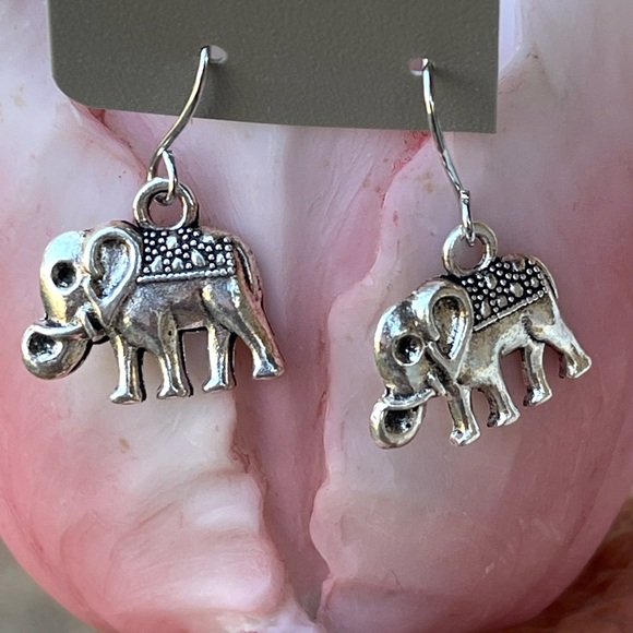 Jewelry - Boho silver elephant earrings